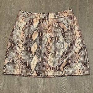 NWOT ALTARD STATE SNAKESKIN SKIRT - Size Small SKU: 19